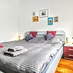 Maya's Place Appartement *