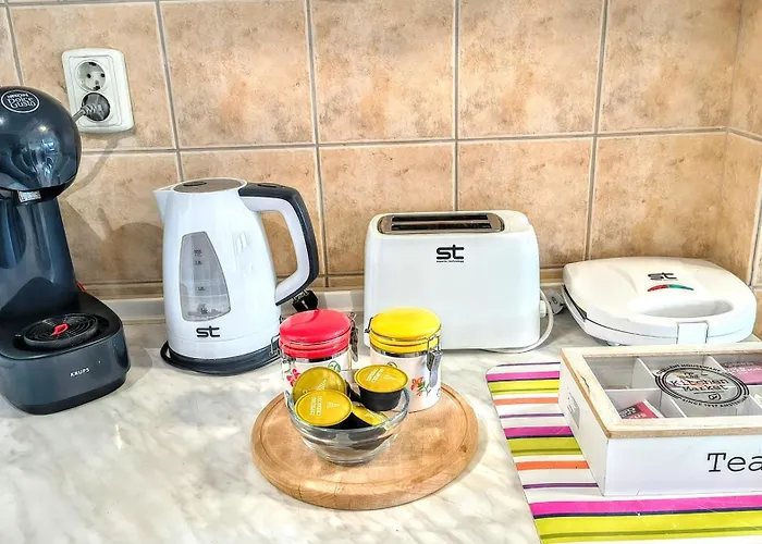 Maya's Place Apartament *